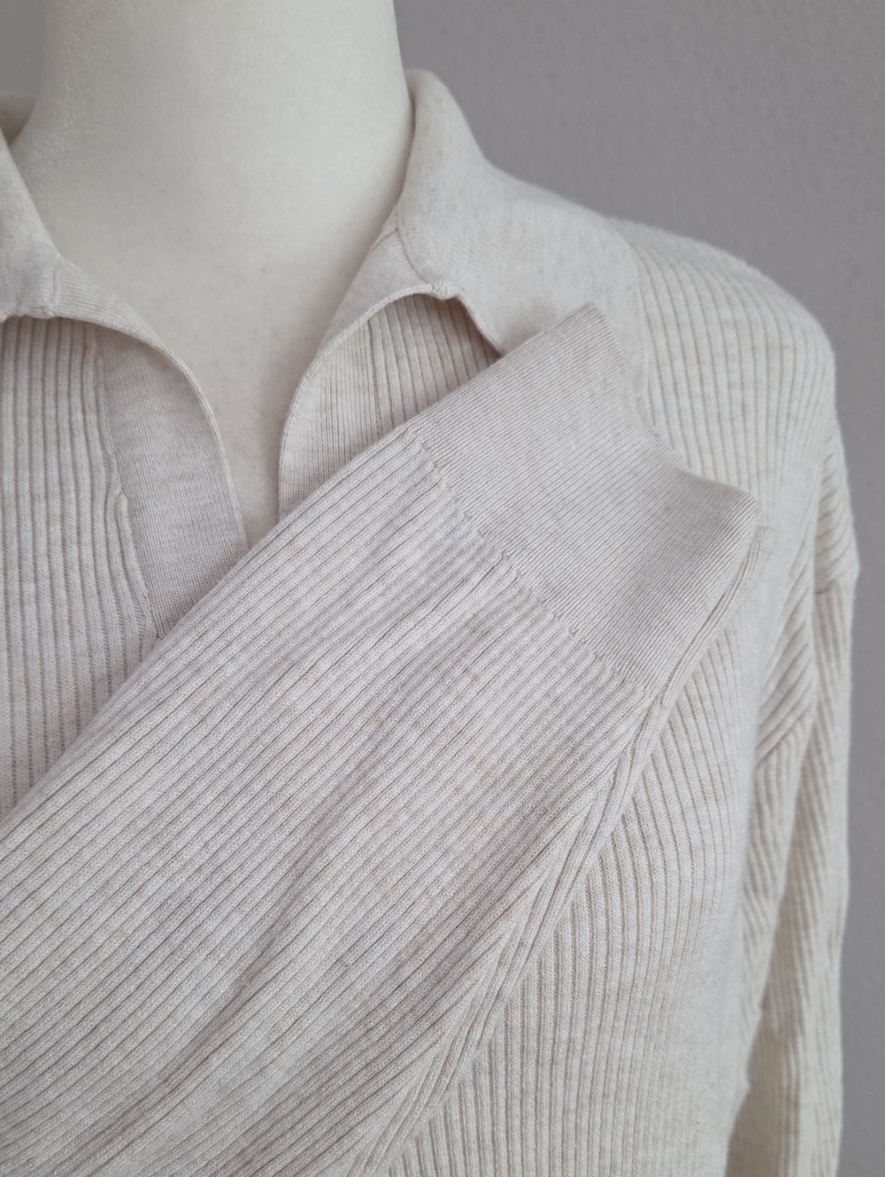 UNIQLO Ribbed Knit Sweater - Picture 4 of 7